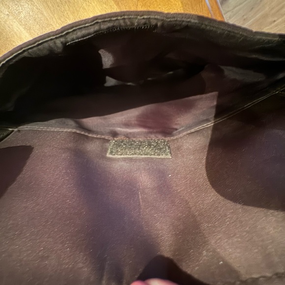 Maxx New York Microfiber Compartment Zip Top Bag Crossbody
Chocolate EUC - Picture 8 of 10